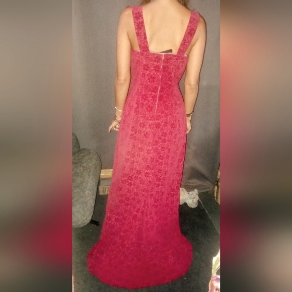 1950s very elegant formal floor length evening gown it's absolutely gorgeous - Picture 2 of 3